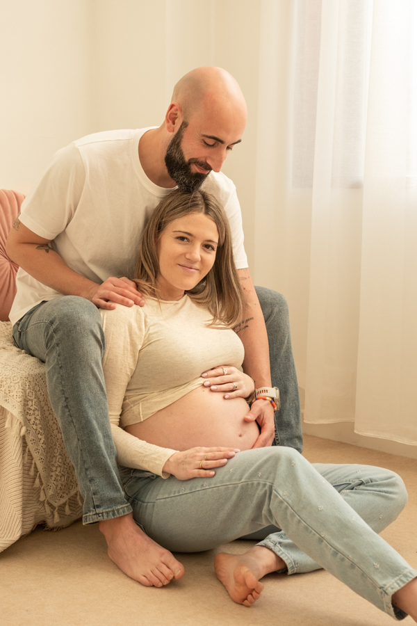Fotografía de embarazo en estudio